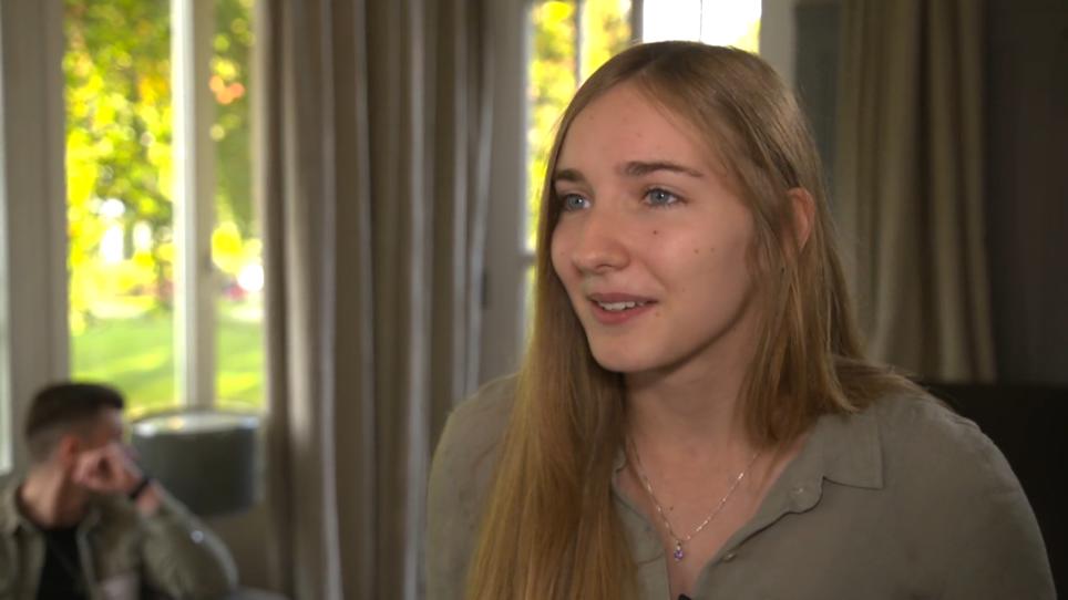 Laura spielt E-Sport Laura spielt E-Sport