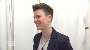 Braut Céline heiratet in einem maßgeschneiderten Anzug Braut Céline heiratet in einem maßgeschneiderten Anzug