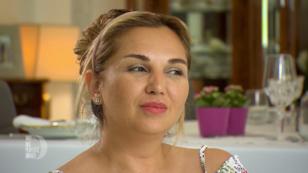 Tanaz lädt in ihr prunkvolles Anwesen ein Tanaz lädt in ihr prunkvolles Anwesen ein