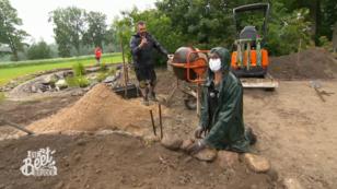 Weiter gehts mit Regenjacke und Gummistiefeln Weiter gehts mit Regenjacke und Gummistiefeln