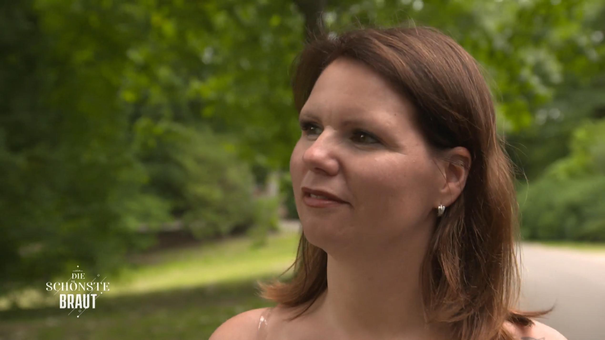 Braut Jasmin hat immer einen lockeren Spruch auf den Lippen Braut Jasmin hat immer einen lockeren Spruch auf den Lippen