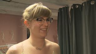 Braut Lina ist hin und her gerissen Braut Lina ist hin und her gerissen