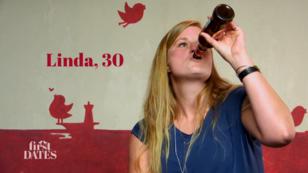 "Bei Linda ist doch ein Loch im Kölsch!" "Bei Linda ist doch ein Loch im Kölsch!"