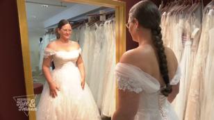 Vom schlichten Modell zur glitzernden Robe Vom schlichten Modell zur glitzernden Robe