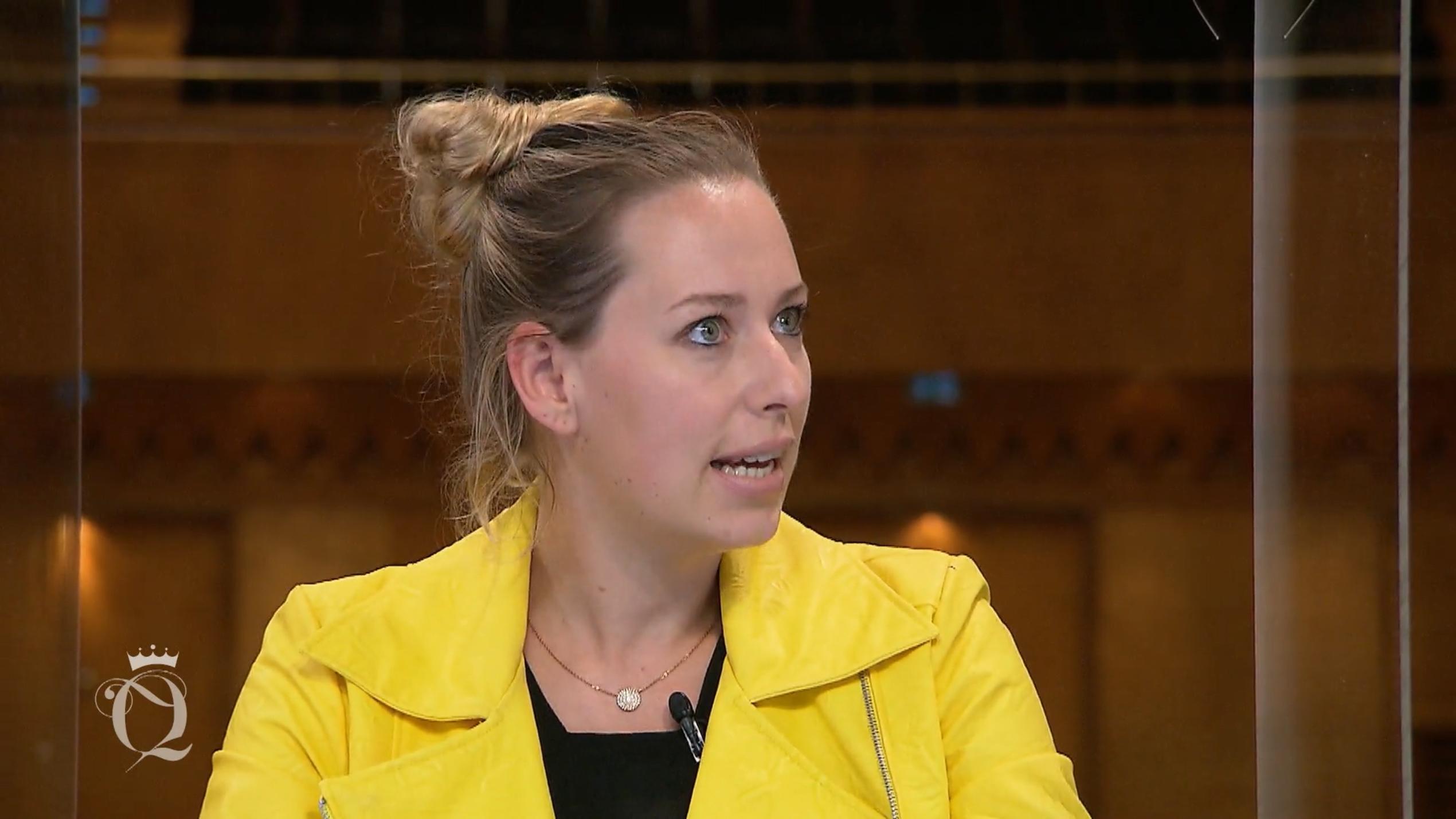 Derya: "Du siehst mega jung und frisch aus!" Derya: "Du siehst mega jung und frisch aus!"