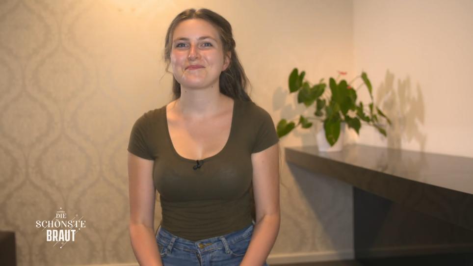Chatherine will ihre Mähne in Szene setzen Chatherine will ihre Mähne in Szene setzen
