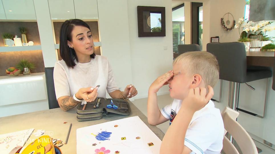 Anna erzieht Bastian mit Strafen und Regeln! Anna erzieht Bastian mit Strafen und Regeln!