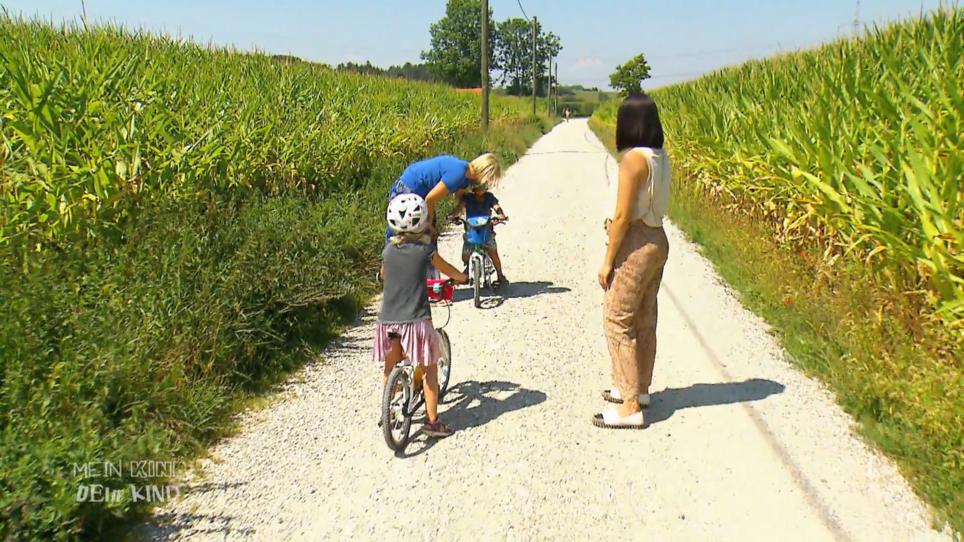 Noah und Stella dürfen sich frei auf der Straße bewegen! Noah und Stella dürfen sich frei auf der Straße bewegen!