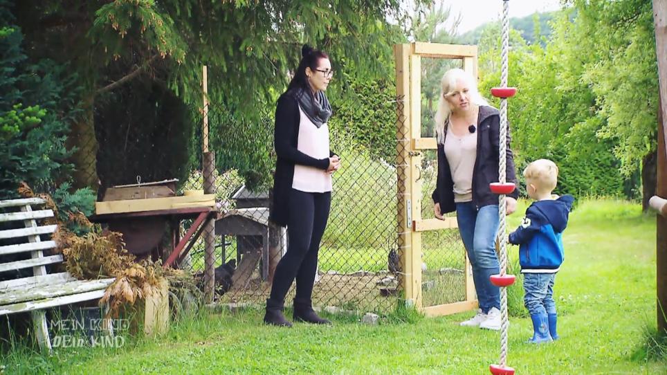 Nachmittags geht Ines immer in den Garten! Nachmittags geht Ines immer in den Garten!