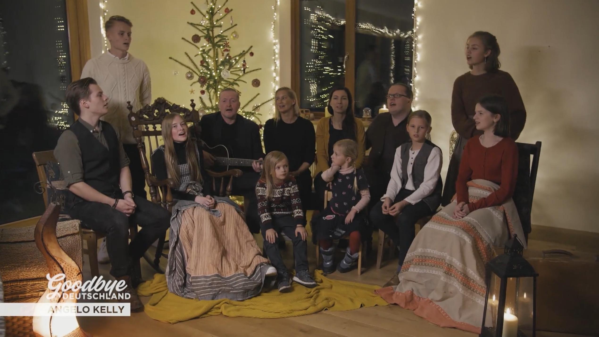 Beide Familien singen zum ersten Mal zusammen Beide Familien singen zum ersten Mal zusammen