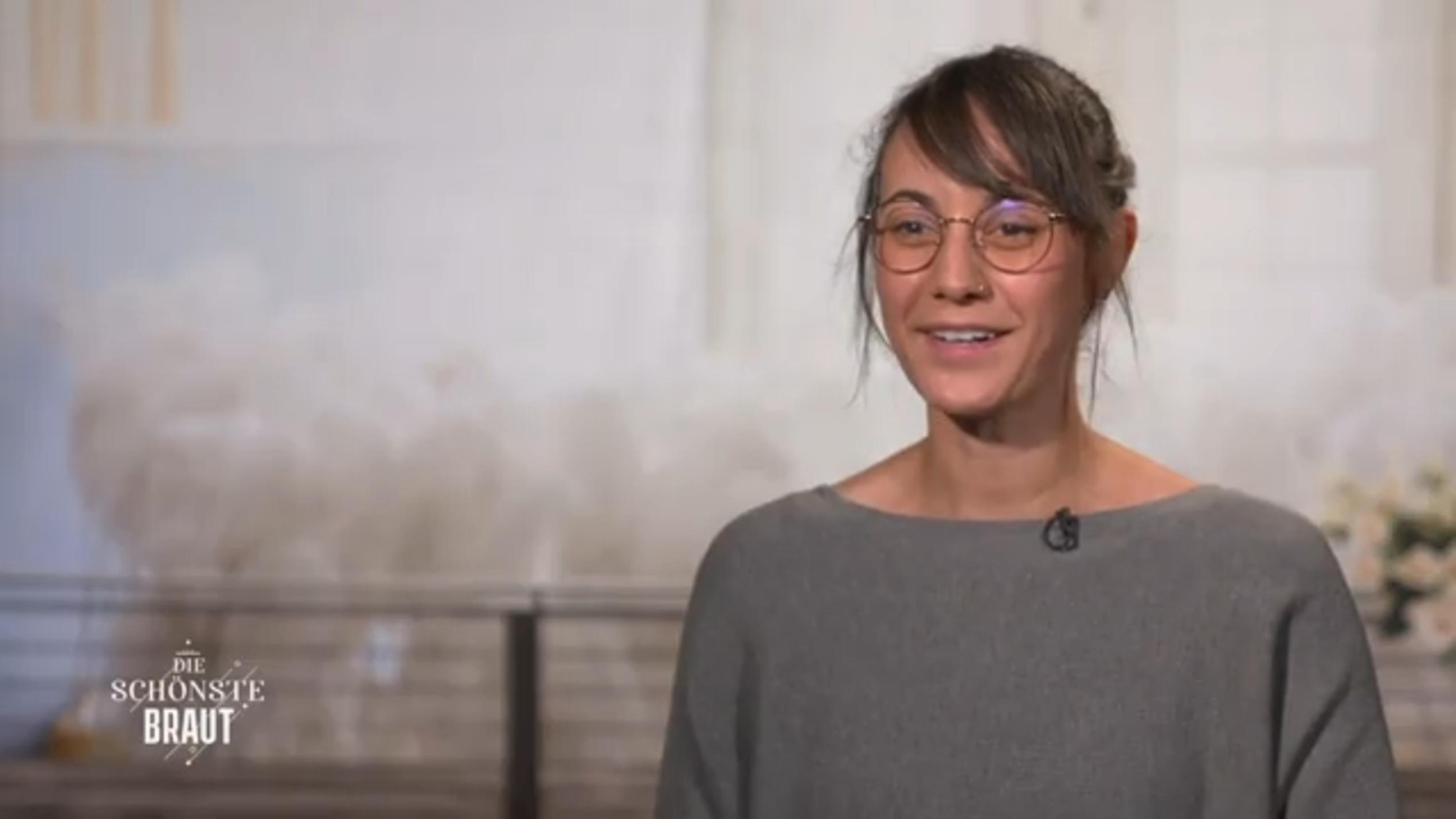 Braut Janina tritt in die CO2 neutralen Pedalen Braut Janina tritt in die CO2 neutralen Pedalen