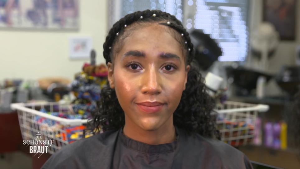 Braut Yasmin möchte eine traditionelle Frisur Braut Yasmin möchte eine traditionelle Frisur
