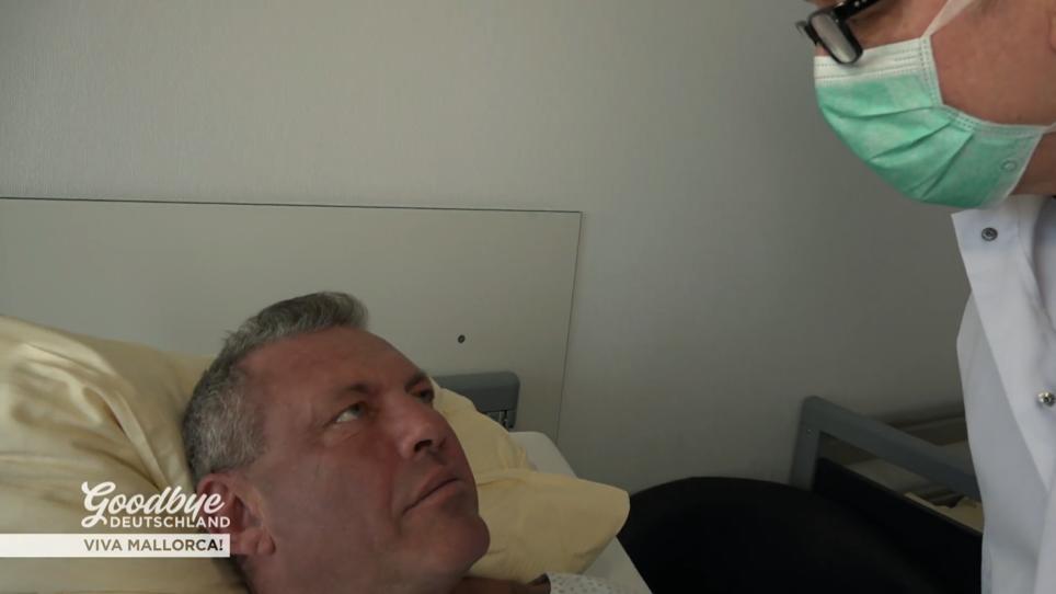 Andreas unterzieht sich einer Schönheits-OP Andreas unterzieht sich einer Schönheits-OP