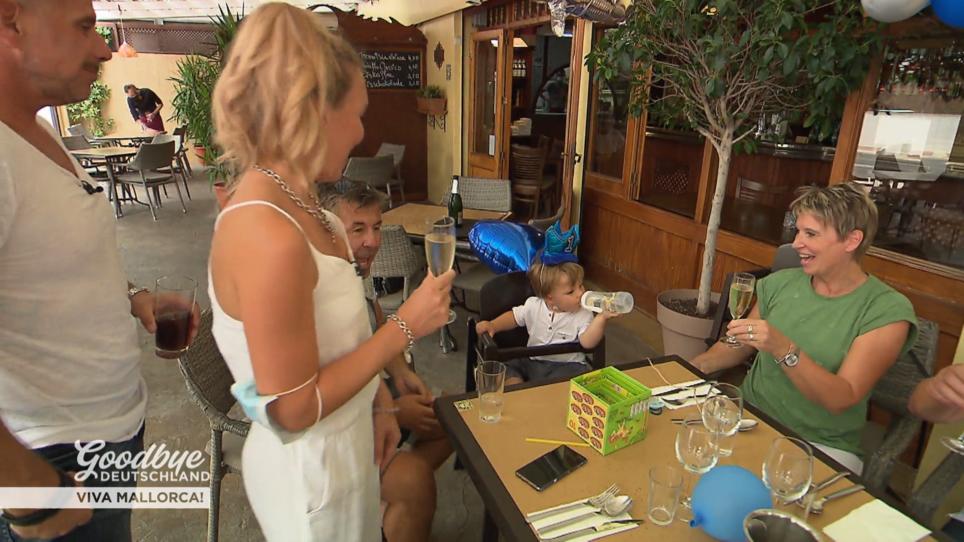 Julios Geburtstag feiern die Gülpens im kleinen Kreis Julios Geburtstag feiern die Gülpens im kleinen Kreis