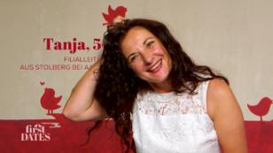 Tanja ist sehr Nervös vor ihrem Date mit Dieter! Tanja ist sehr Nervös vor ihrem Date mit Dieter!