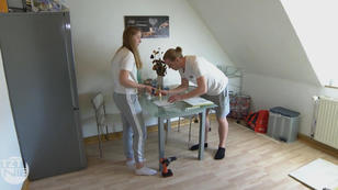 Celine & Lukas wagen sich an die Serviettentechnik Celine & Lukas wagen sich an die Serviettentechnik