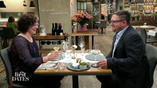 Andreas isst extra lamgsam, um das Date zu verlägern Andreas isst extra lamgsam, um das Date zu verlägern