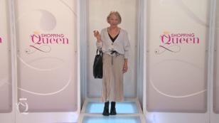 Die 60-Jährige rockt den Catwalk im wahrsten Sinne des Worte Die 60-Jährige rockt den Catwalk im wahrsten Sinne des Worte