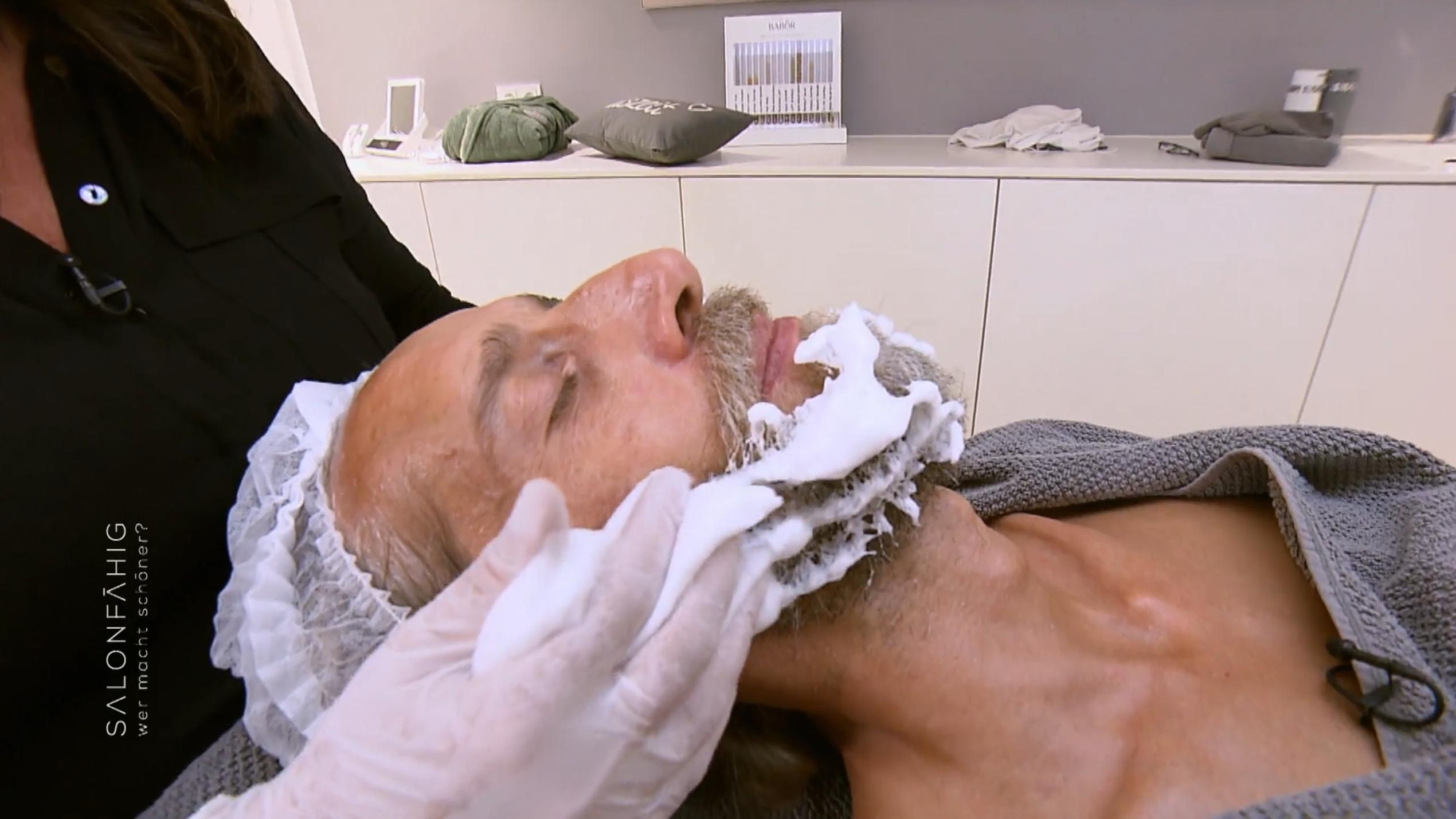 Eine entspannte Wellness-Behandlung für Ingo Eine entspannte Wellness-Behandlung für Ingo