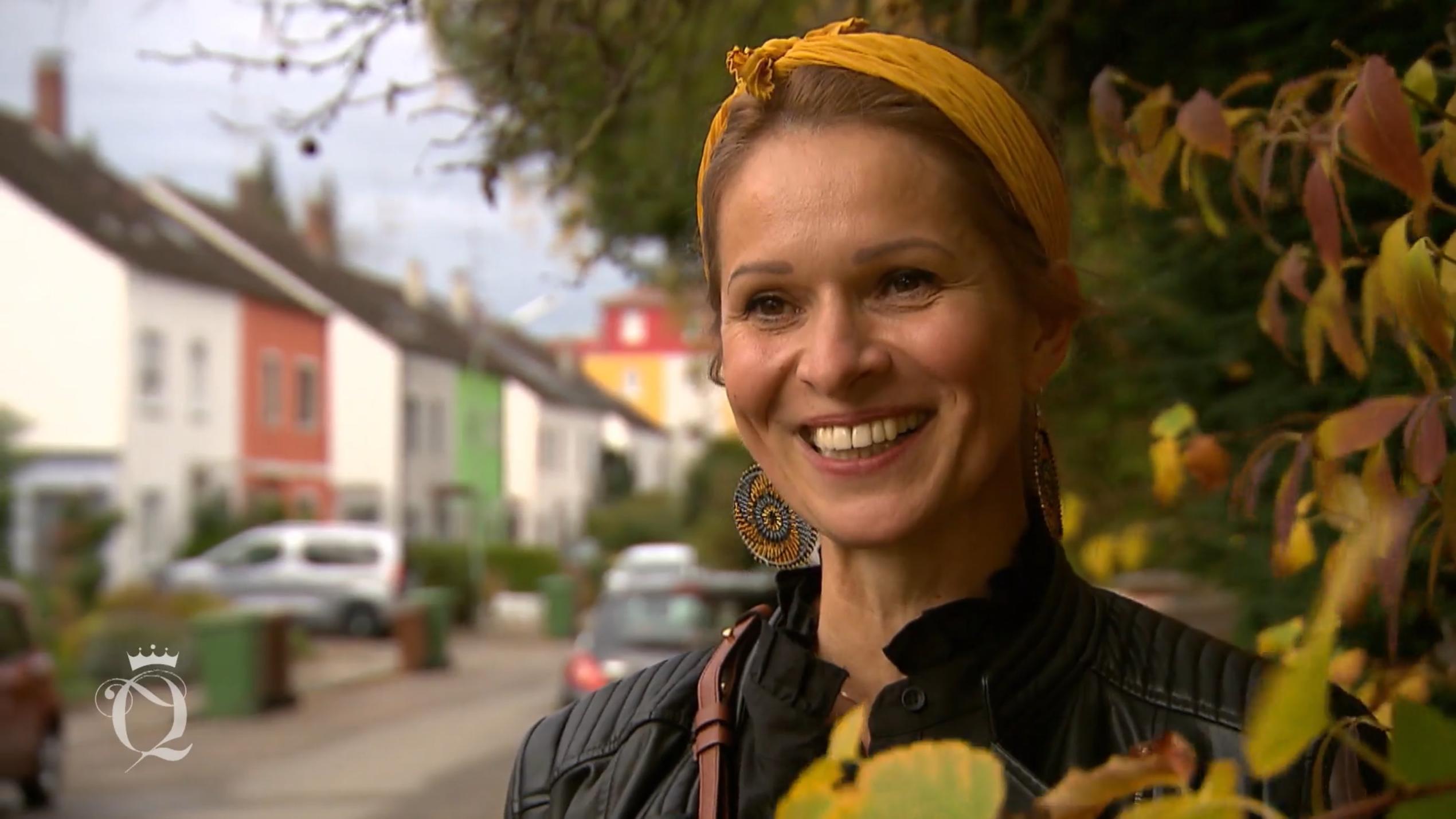 Yvonne freut sich aufs Shoppen mit ihrer Tochter Yvonne freut sich aufs Shoppen mit ihrer Tochter