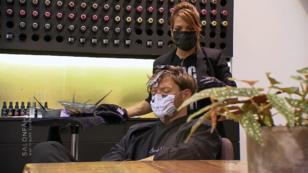Marco bekommt einen Surf-Look Marco bekommt einen Surf-Look