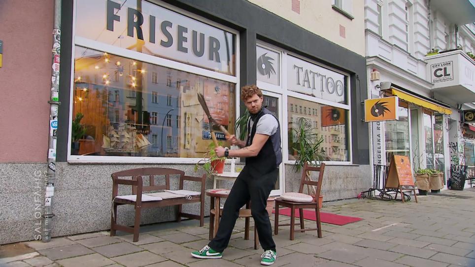 Marco lädt in den "Headshop" ein Marco lädt in den "Headshop" ein