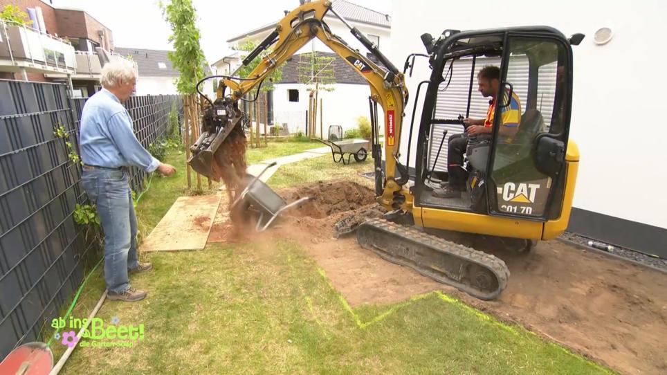 Der Senkgarten nimmt Formen an Der Senkgarten nimmt Formen an