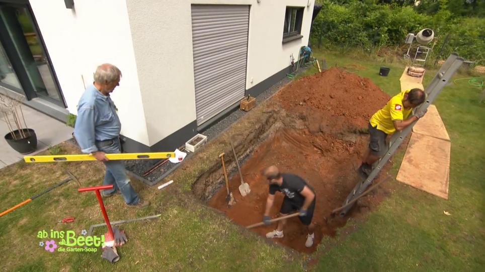 Das Loch in Andis Garten wird immer tiefer Das Loch in Andis Garten wird immer tiefer