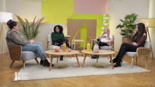 Anita öffnet ihren Brief als erste! Anita öffnet ihren Brief als erste!