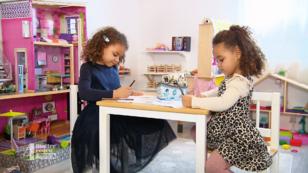 Justine und ihre Kinder kämpfen gegen den Alltagsrassismus Justine und ihre Kinder kämpfen gegen den Alltagsrassismus