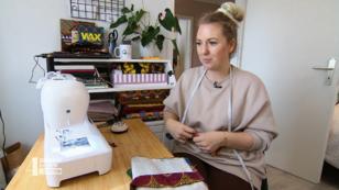 Justine betreibt einen Online-Shop für Accessoires Justine betreibt einen Online-Shop für Accessoires