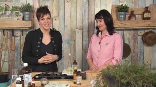 Franziska und Melanie stellen Fellpflegeöl her Franziska und Melanie stellen Fellpflegeöl her