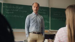 Lehrer Tilo Neumann stellt die Fragen aller Fragen Lehrer Tilo Neumann stellt die Fragen aller Fragen
