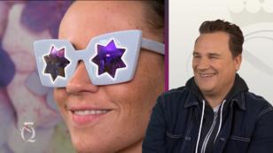 Angie hat jeden Menge verrückte Sonnenbrillen Angie hat jeden Menge verrückte Sonnenbrillen
