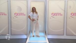 Yildiz zeigt auf dem Catwalk ihre Schnäppchen Yildiz zeigt auf dem Catwalk ihre Schnäppchen