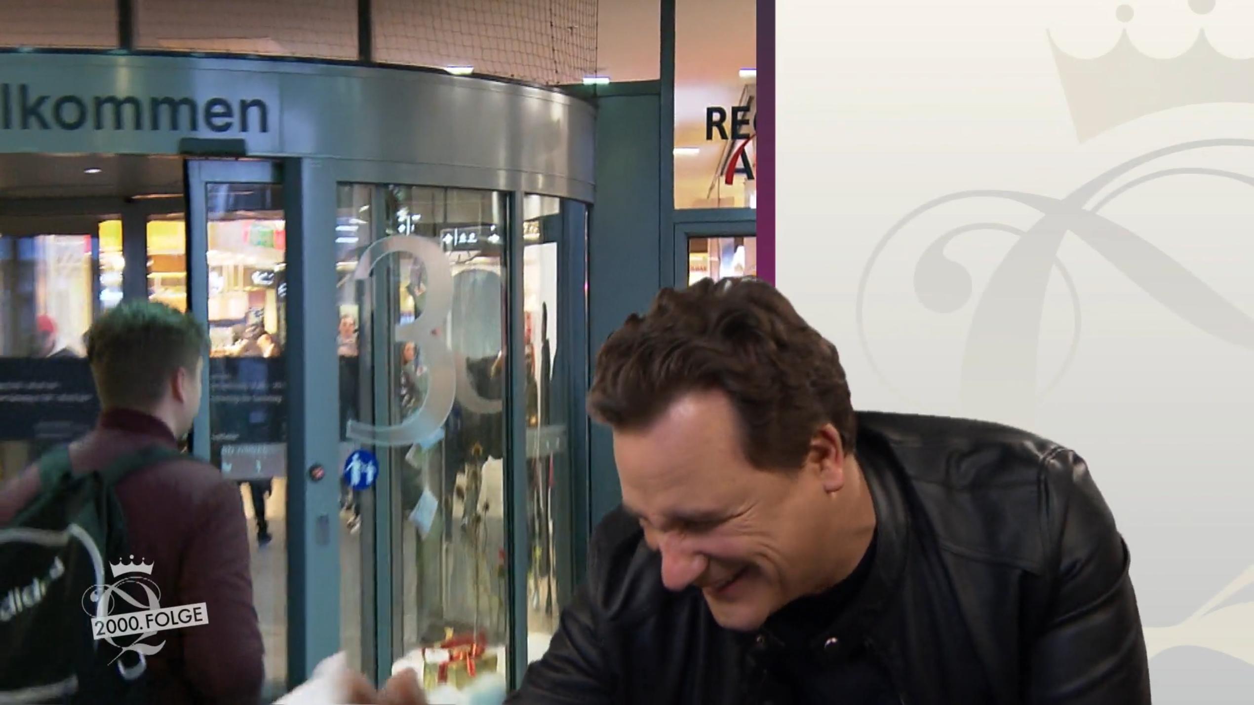 Guido lacht sich schief Guido lacht sich schief
