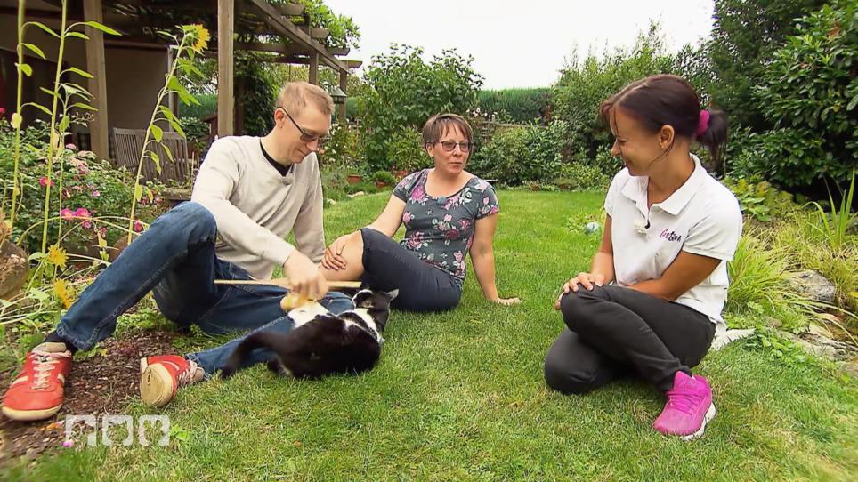 Kater Hubi geht seinen Besitzern fremd! Kater Hubi geht seinen Besitzern fremd!