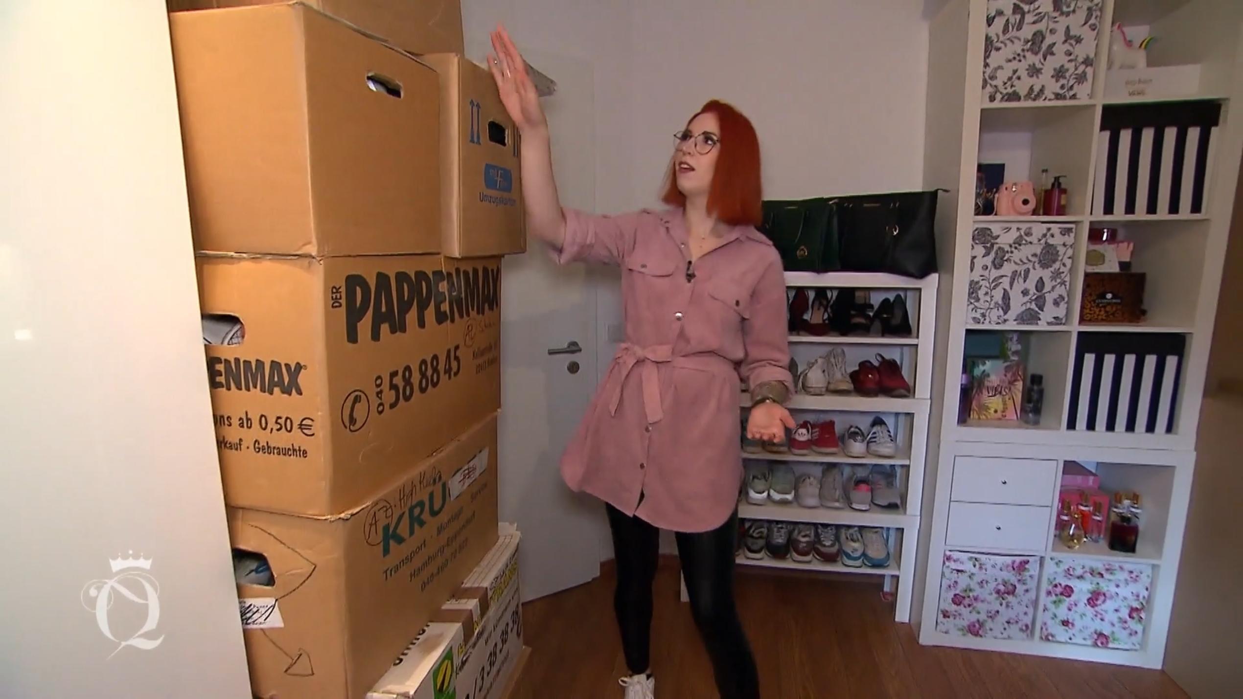Franzi besitzt mehr als 200 Paar Schuhe Franzi besitzt mehr als 200 Paar Schuhe
