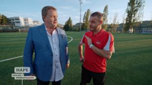 Hape trifft einen Fußballspieler und eine Sängerin Hape trifft einen Fußballspieler und eine Sängerin