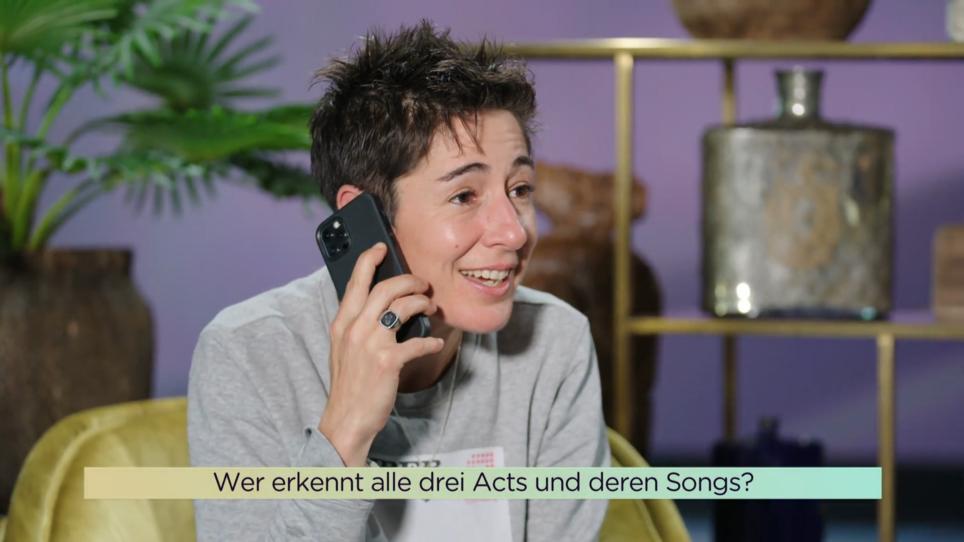 Dunja Hayali ruft "Silbermond" persönlich an Dunja Hayali ruft "Silbermond" persönlich an