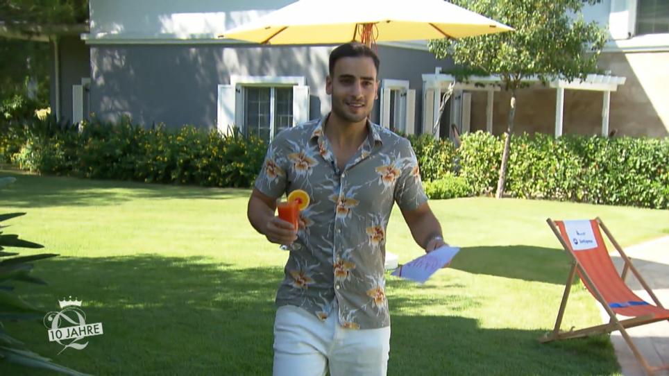 Leckere Cocktails überreicht von aufregenden Promis Leckere Cocktails überreicht von aufregenden Promis