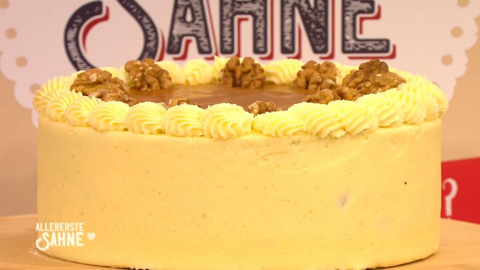 Eine goldene Torte aus der Box Eine goldene Torte aus der Box