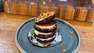 Gegrillte Aubergine mit Mozzarella Gegrillte Aubergine mit Mozzarella
