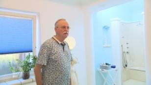 Reinhold hat ein Bad im griechischen Stil Reinhold hat ein Bad im griechischen Stil