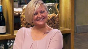 Sara wurde von ihren Freundinnen angemeldet Sara wurde von ihren Freundinnen angemeldet