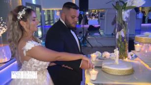 Statt einer Hochzeitstorte, gibt es ein ganzes Tortenbuffet Statt einer Hochzeitstorte, gibt es ein ganzes Tortenbuffet