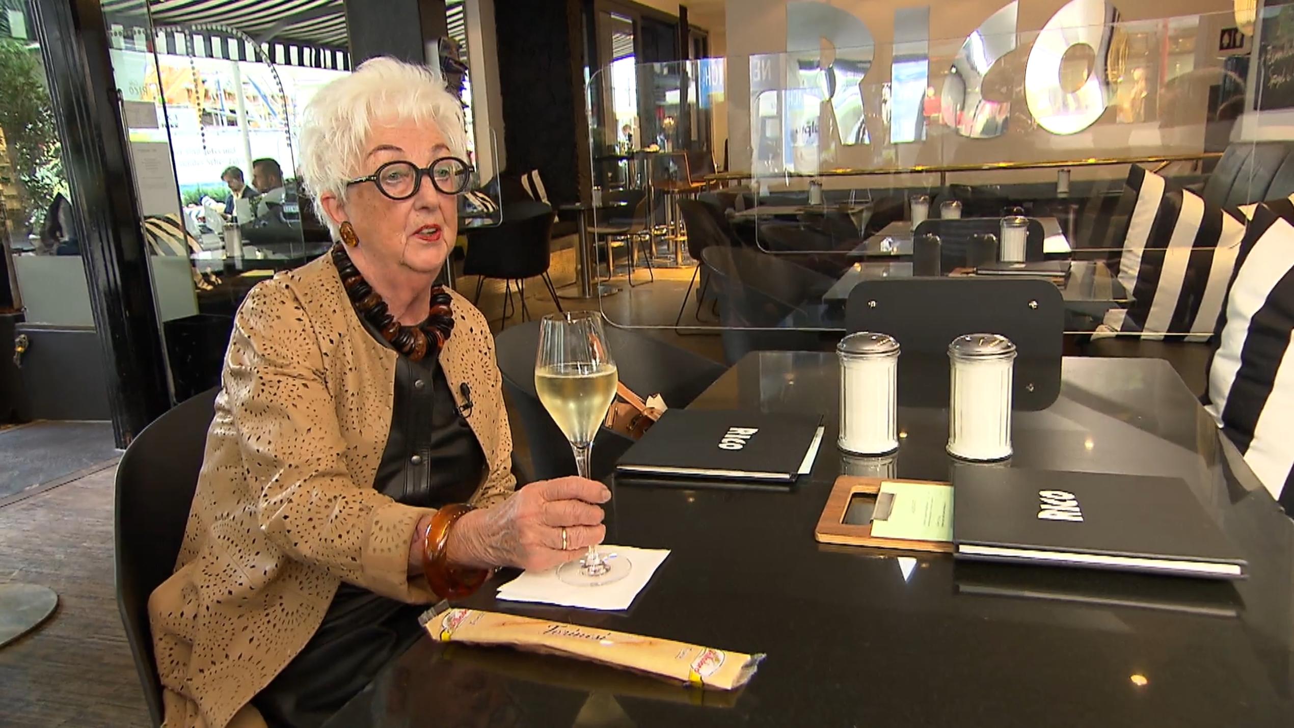 Shopping Queen: Inge macht auch mit 87 eine gute Figur Shopping Queen: Inge macht auch mit 87 eine gute Figur