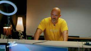 Im Studio tut Detlef sich schwer Im Studio tut Detlef sich schwer