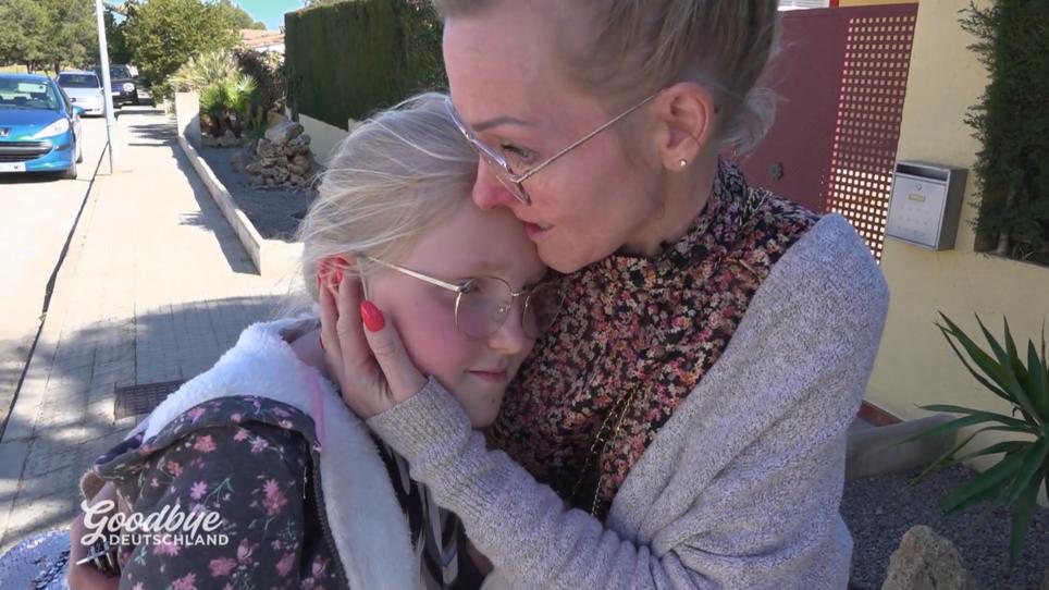 Wie hat Nayla ihren ersten Schultag erlebt? Wie hat Nayla ihren ersten Schultag erlebt?