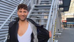 Lukas zeigt gerne was er hat Lukas zeigt gerne was er hat